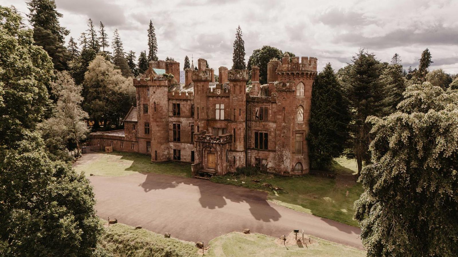 Luxury Woodland Lodge Retreat At Culdees Castle Crieff Exterior photo